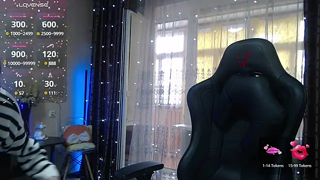 Snapshot of JessieOMays chatting on March 18, 8:14 am JessieOMays online show from March 18, 8:14 am