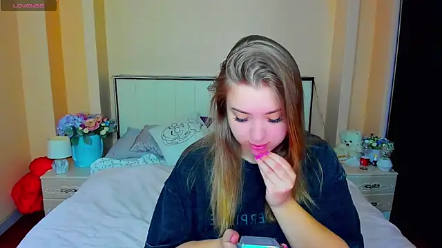 Snapshot of AlexissM chatting on November 9, 5:06 am AlexissM online show from November 9, 5:06 am