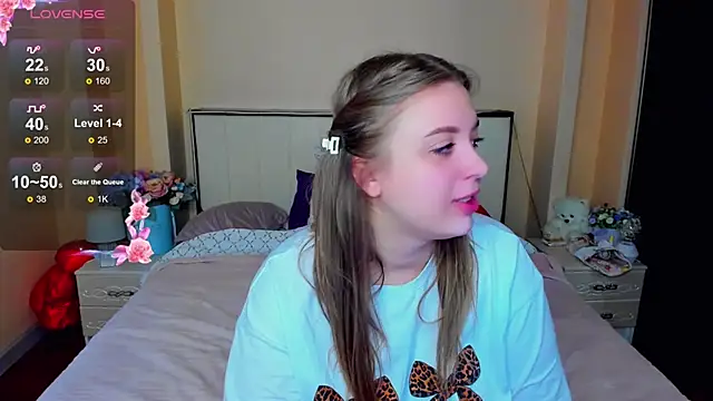 Snapshot of AlexissM chatting on November 13, 8:13 am AlexissM online show from November 13, 8:13 am