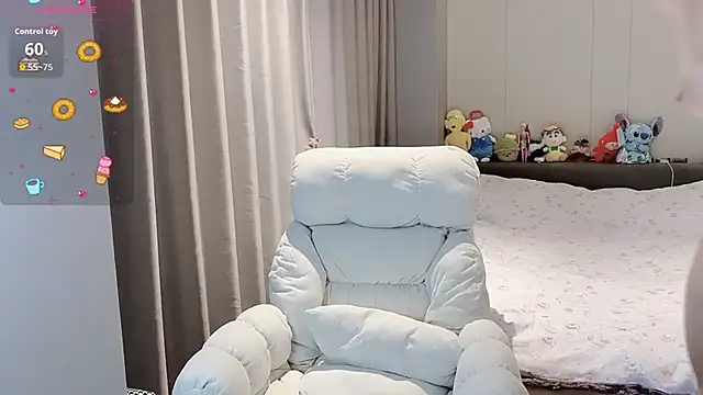 qiqi-666 online show from September 18, 11:01 am