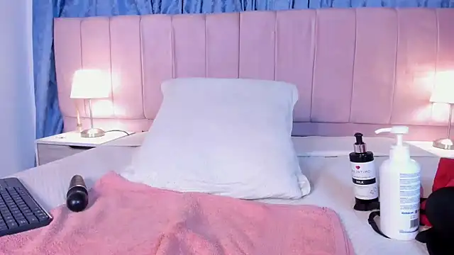 x milu online show from March 10, 8:56 pm