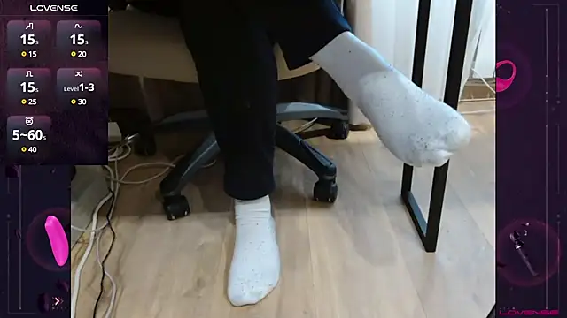 Snapshot of analanall chatting on February 1, 9:21 am analanall online show from February 1, 9:21 am