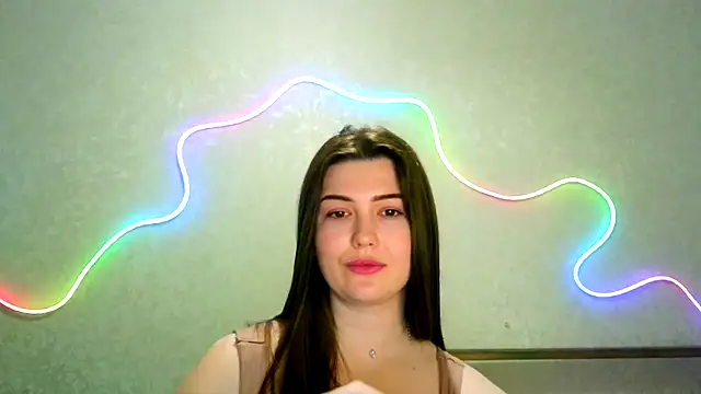 Snapshot of SeductiveTati chatting on April 12, 11:32 pm SeductiveTati online show from April 12, 11:32 pm