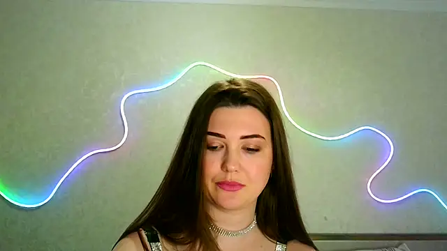 Snapshot of SeductiveTati chatting on June 3, 9:09 pm SeductiveTati online show from June 3, 9:09 pm