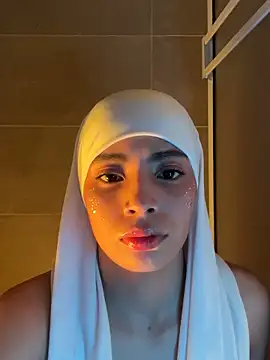 Snapshot of jhalila chatting on October 4, 1:47 am jhalila online show from October 4, 1:47 am