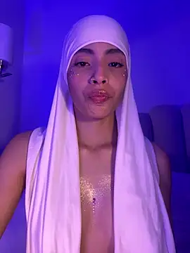 Snapshot of jhalila chatting on December 21, 1:24 am jhalila online show from December 21, 1:24 am