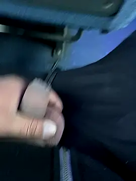 Snapshot of carlosc0f chatting on October 12, 10:14 am carlosc0f online show from October 12, 10:14 am