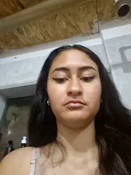 Snapshot of MadissomCute chatting on January 19, 10:17 pm MadissomCute online show from January 19, 10:17 pm