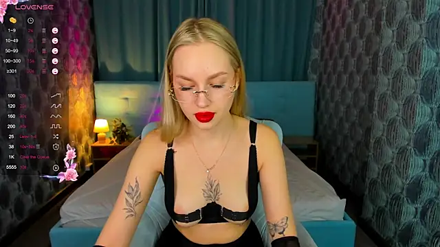 Carol  Cox online show from January 9, 11:24 pm