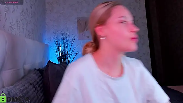 Carol  Cox online show from October 22, 10:53 pm