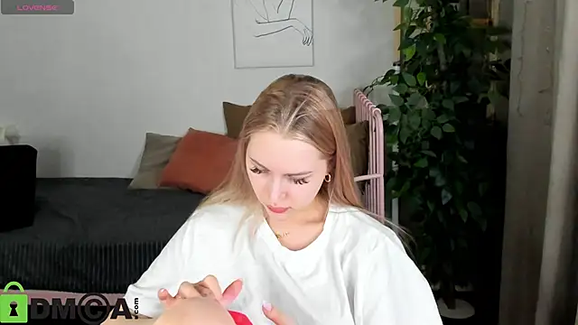 Carol  Cox online show from November 17, 10:48 pm