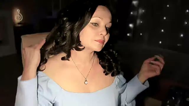 WitchBlueRose online show from January 19, 4:00 pm