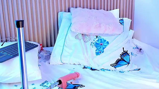 zoe rivers online show from January 11, 8:21 pm