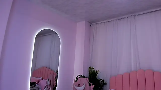 zoe rivers online show from February 18, 5:10 pm