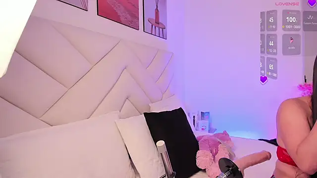 zoe rivers online show from March 19, 6:12 pm