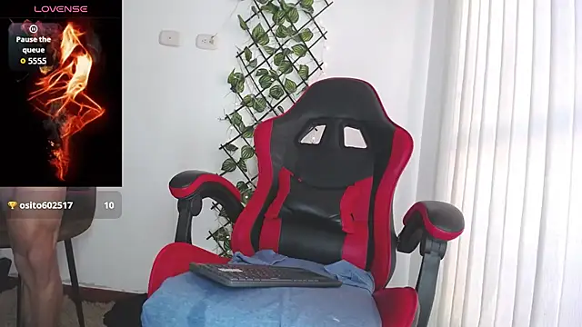 Snapshot of darkviper26 chatting on September 14, 12:48 pm darkviper26 online show from September 14, 12:48 pm