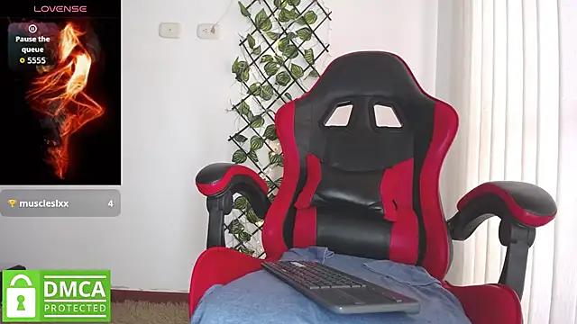 Snapshot of darkviper26 chatting on September 15, 1:00 pm darkviper26 online show from September 15, 1:00 pm