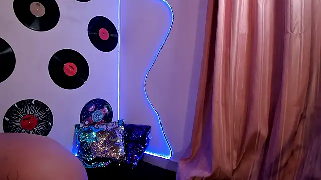 Snapshot of _dahian14_ chatting on January 24, 12:31 am dahian14 online show from January 24, 12:31 am