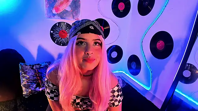 Snapshot of _dahian14_ chatting on March 10, 5:22 am dahian14 online show from March 10, 5:22 am