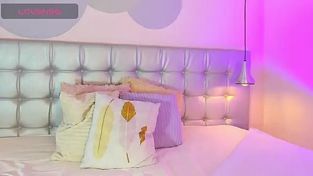 Axel brunette1 online show from February 1, 3:50 pm