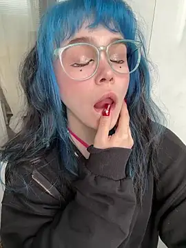 MaddisonHaas online show from April 18, 1:37 pm