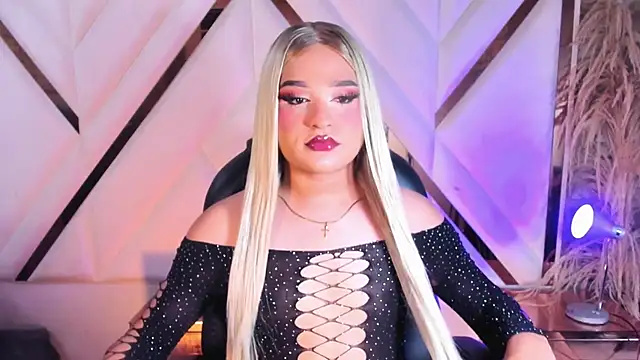 Snapshot of Elody_Preysler69 chatting on December 2, 3:56 am Elody Preysler69 online show from December 2, 3:56 am