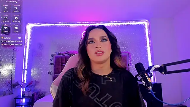 KylieVictoria online show from March 9, 4:49 am