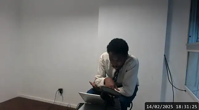 Snapshot of Mastertopdome chatting on February 14, 9:32 pm Mastertopdome online show from February 14, 9:32 pm