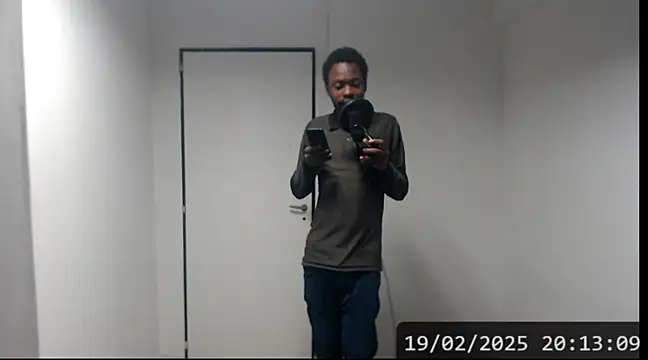 Snapshot of Mastertopdome chatting on February 19, 11:14 pm Mastertopdome online show from February 19, 11:14 pm