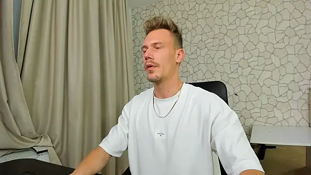 MateoBenjaminX online show from December 14, 1:06 am