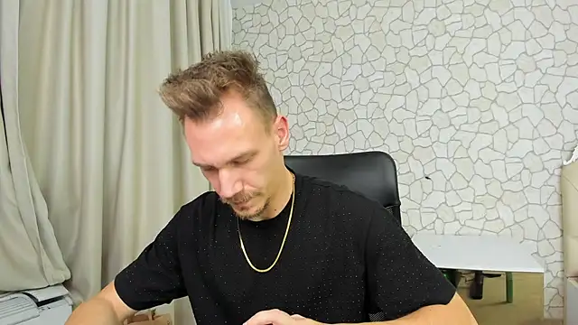 MateoBenjaminX online show from December 19, 5:18 pm