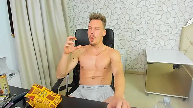 MateoBenjaminX online show from January 23, 9:39 pm