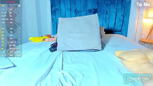 Snapshot of sweetebony_970 chatting on February 22, 6:19 pm sweetebony 970 online show from February 22, 6:19 pm