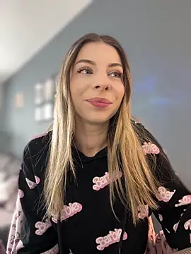 Mia Ethan online show from March 26, 8:53 am