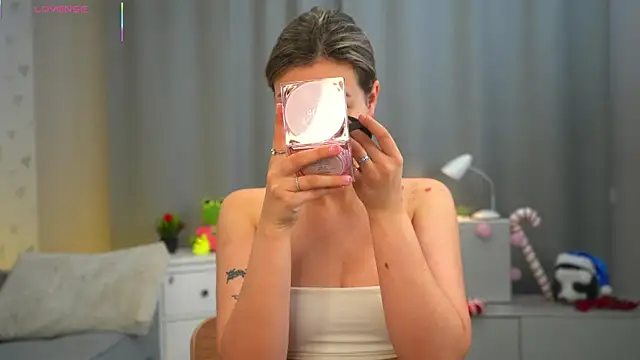 Snapshot of EthalGold chatting on December 17, 3:12 am EthalGold online show from December 17, 3:12 am