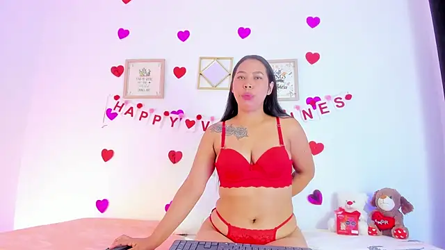 Snapshot of EmmaRogers chatting on February 14, 12:47 pm EmmaRogers online show from February 14, 12:47 pm