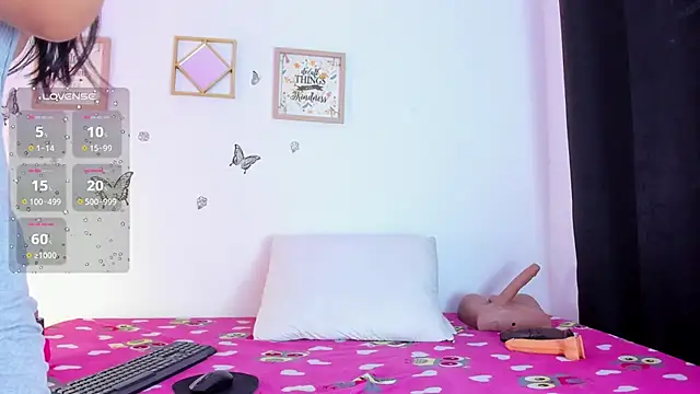 Snapshot of EmmaRogers chatting on November 5, 1:11 pm EmmaRogers online show from November 5, 1:11 pm