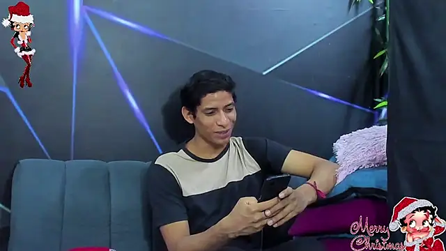 playsgirlhot online show from November 14, 11:13 pm