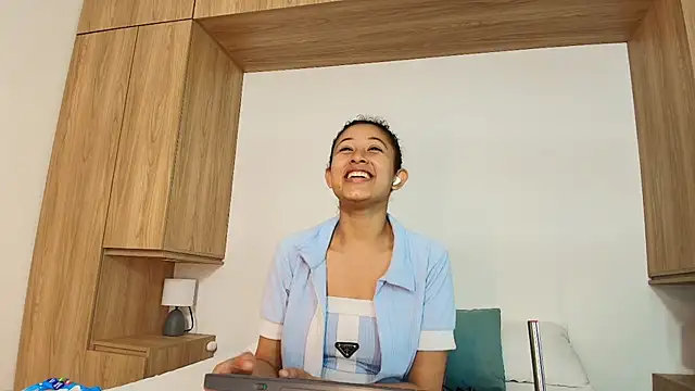 Snapshot of Milkdulce1 chatting on October 8, 7:33 pm Milkdulce1 online show from October 8, 7:33 pm