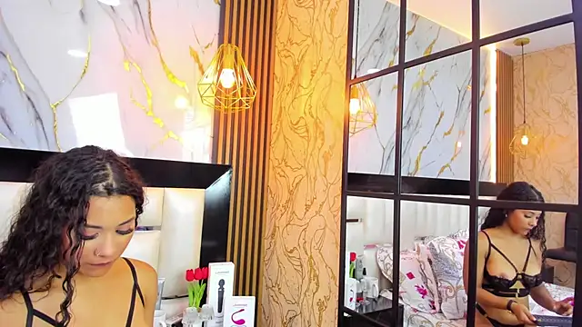 Snapshot of SofiaLaurents chatting on February 23, 3:51 pm SofiaLaurents online show from February 23, 3:51 pm