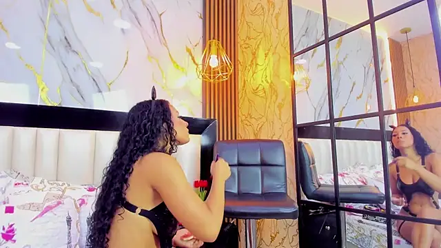 Snapshot of SofiaLaurents chatting on March 5, 1:39 pm SofiaLaurents online show from March 5, 1:39 pm