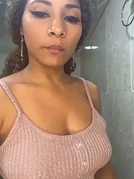 Snapshot of SofiaLaurents chatting on March 15, 2:03 am SofiaLaurents online show from March 15, 2:03 am