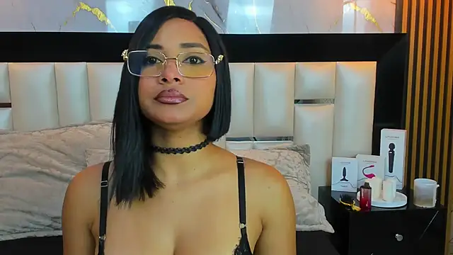 Snapshot of SofiaLaurents chatting on November 10, 12:04 pm SofiaLaurents online show from November 10, 12:04 pm