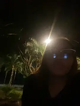 Snapshot of lindsayhoffman18 chatting on December 11, 2:30 am lindsayhoffman18 online show from December 11, 2:30 am