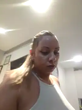 Snapshot of Sparkle2206 chatting on October 16, 8:32 pm Sparkle2206 online show from October 16, 8:32 pm