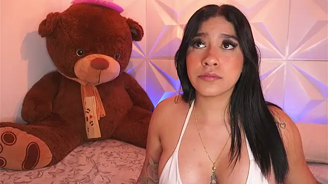 Snapshot of LeagueOfLovers chatting on March 15, 10:22 pm LeagueOfLovers online show from March 15, 10:22 pm