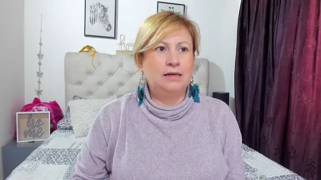 MonyCassius online show from September 10, 1:00 pm