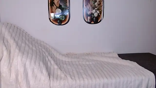 bellaa love  online show from April 7, 12:11 am