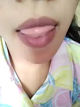 Snapshot of Anki-doll chatting on February 6, 6:08 am Anki-doll online show from February 6, 6:08 am