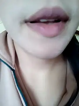 Snapshot of Anki-doll chatting on March 19, 6:03 am Anki-doll online show from March 19, 6:03 am